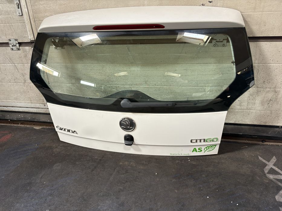 Klapa tył Skoda Citigo drzwi tył LB9A VW Up Seat Mii lampa wentylator