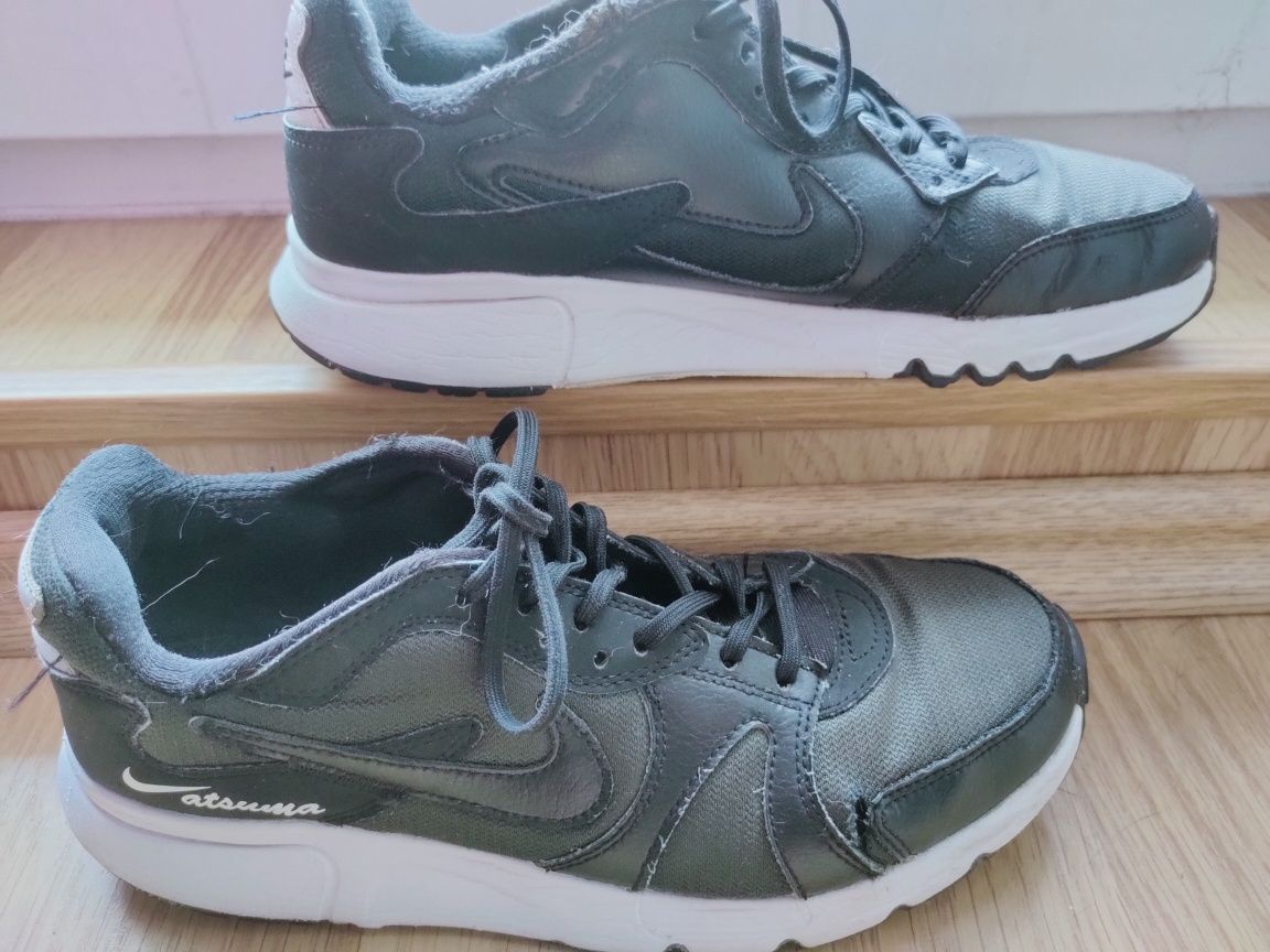 Buty sportowe Nike 39 uszkodzone używane