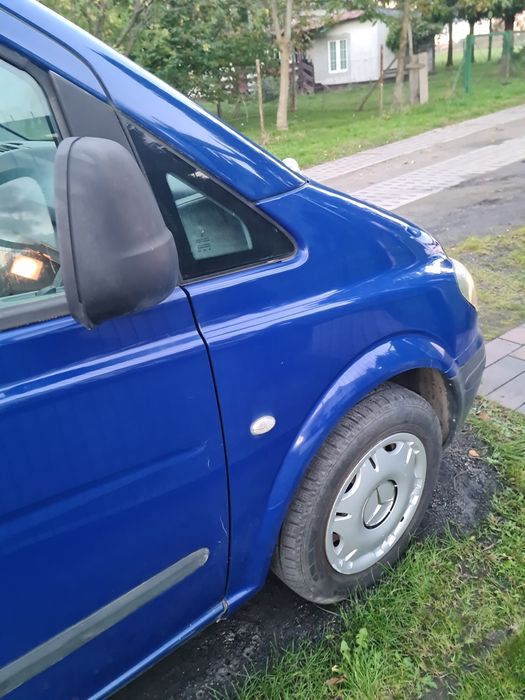Mercedes Vito ciężarowy brygadówka automat 5-osobowy