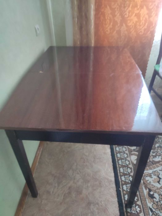 Стол раскладной лакированный Ингулец