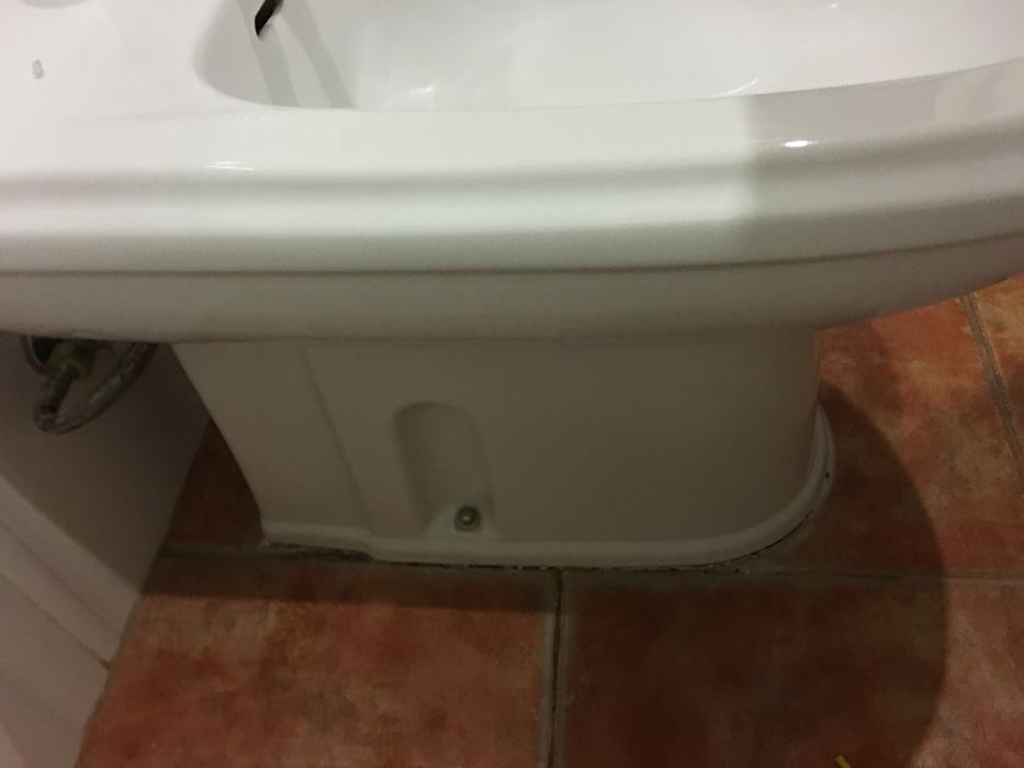 Bidé Indusa com torneira e todas as tubagens