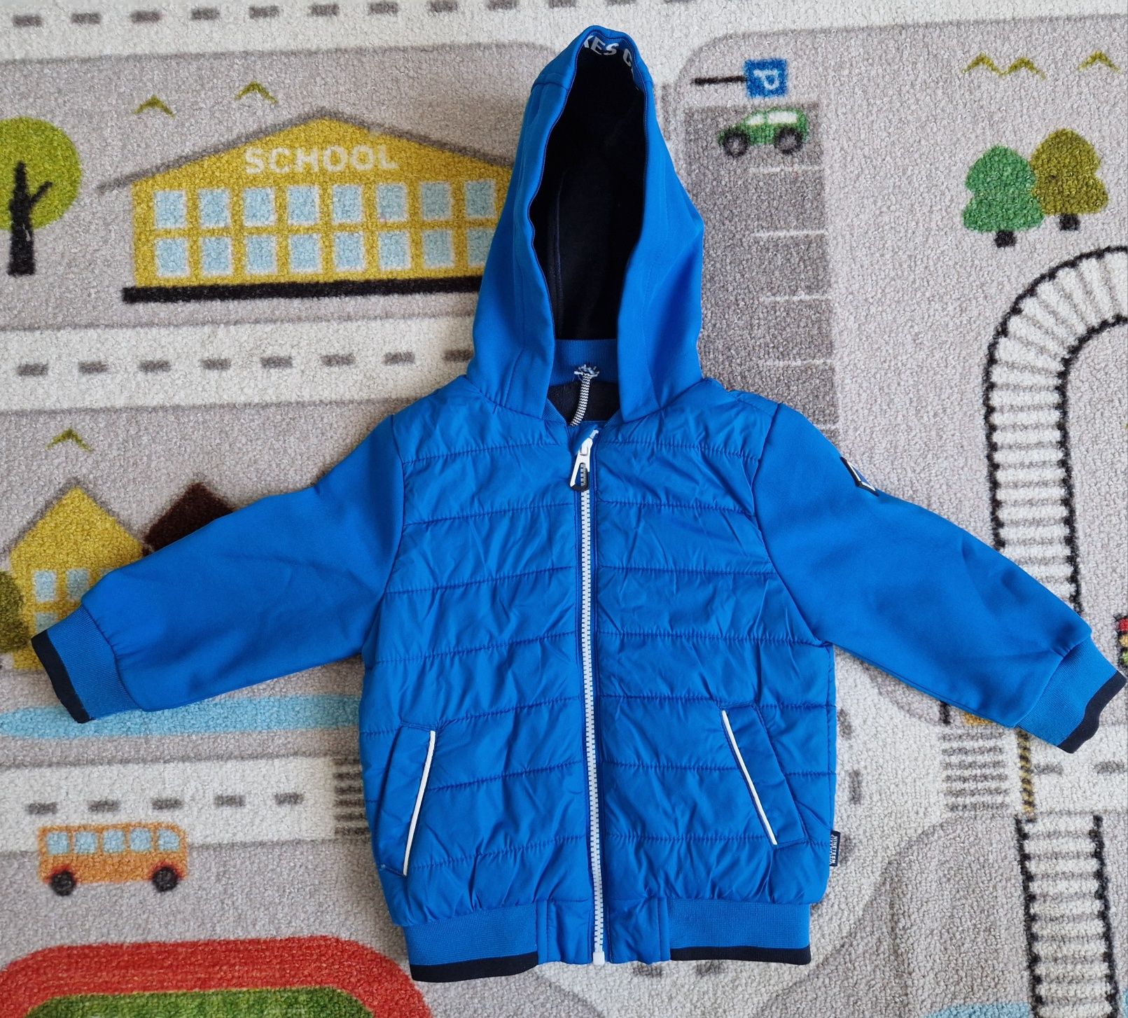 Kurtka softshell rozmiar 98/104