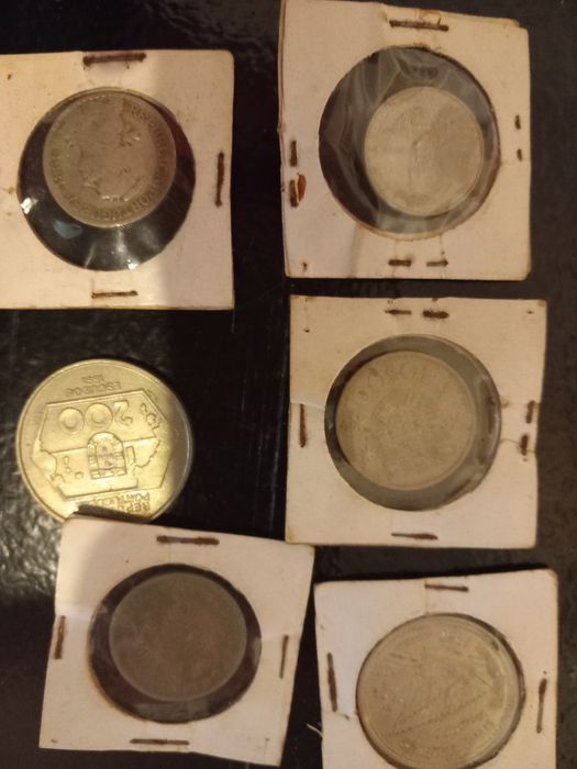 Moedas antigas maioria portuguesas