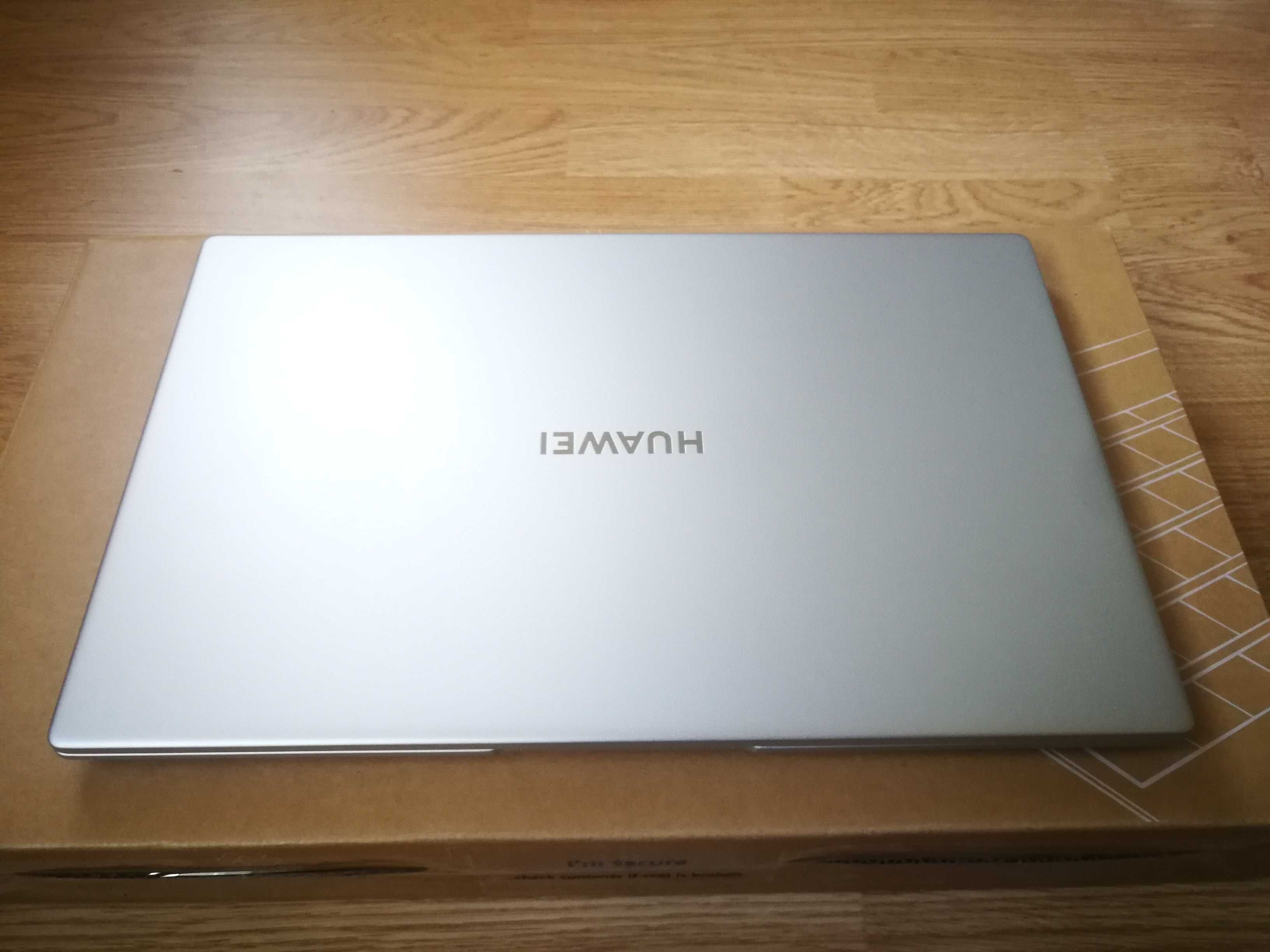 Laptop MateBook D15 I5-10210U 8GB/512/ Win11  Nowy