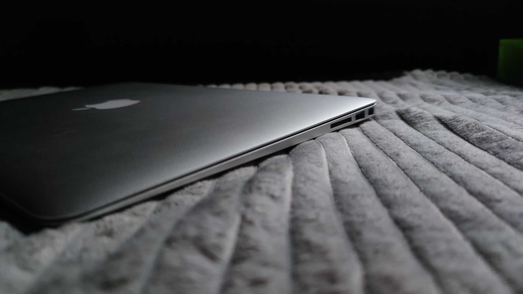 MacBook Air 13 2015 8/256