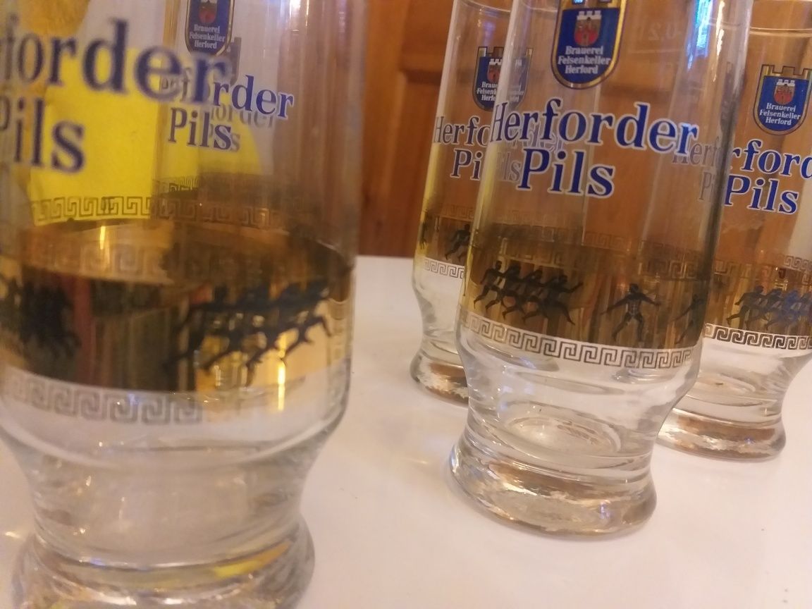 Sześć,złoconych kielichów do piwa Herforder Pils