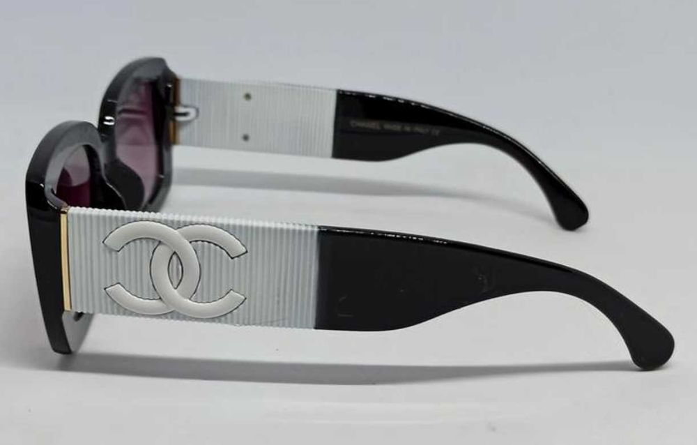 Солнцезащитные очки Chanel