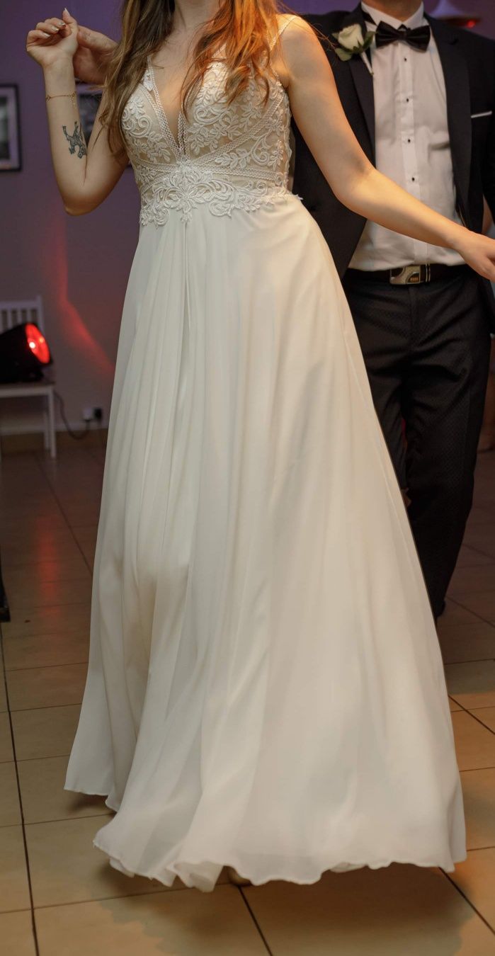 Suknia ślubna koronka z salonu Angela Toruń