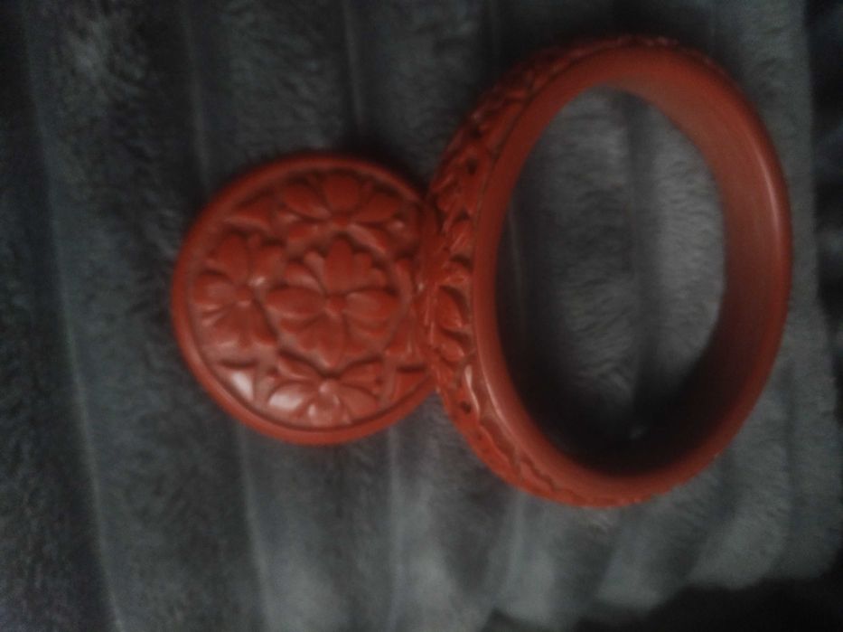 Vintage - piękna rzeźbiona chińska laka cynober bransoletka i broszka