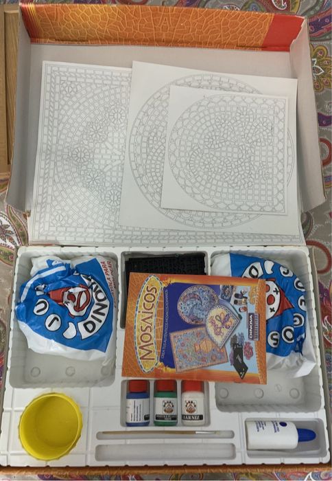 Conjunto de jogos de tabuleiro / didáticos