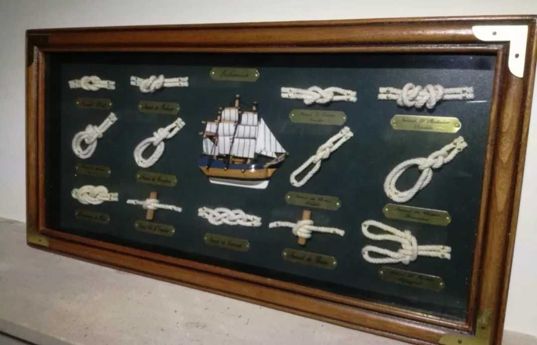 Quadro com nós de marinheiro.