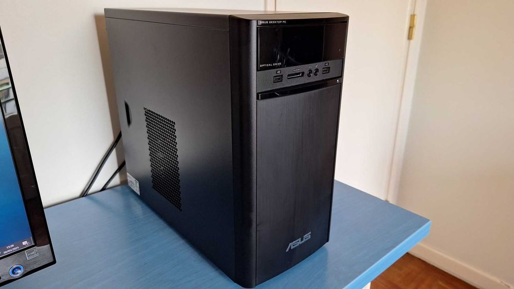 Asus MiniTower Core i7 3.3GHz.- 16GB Ram- HDD 1 TB- WiFi