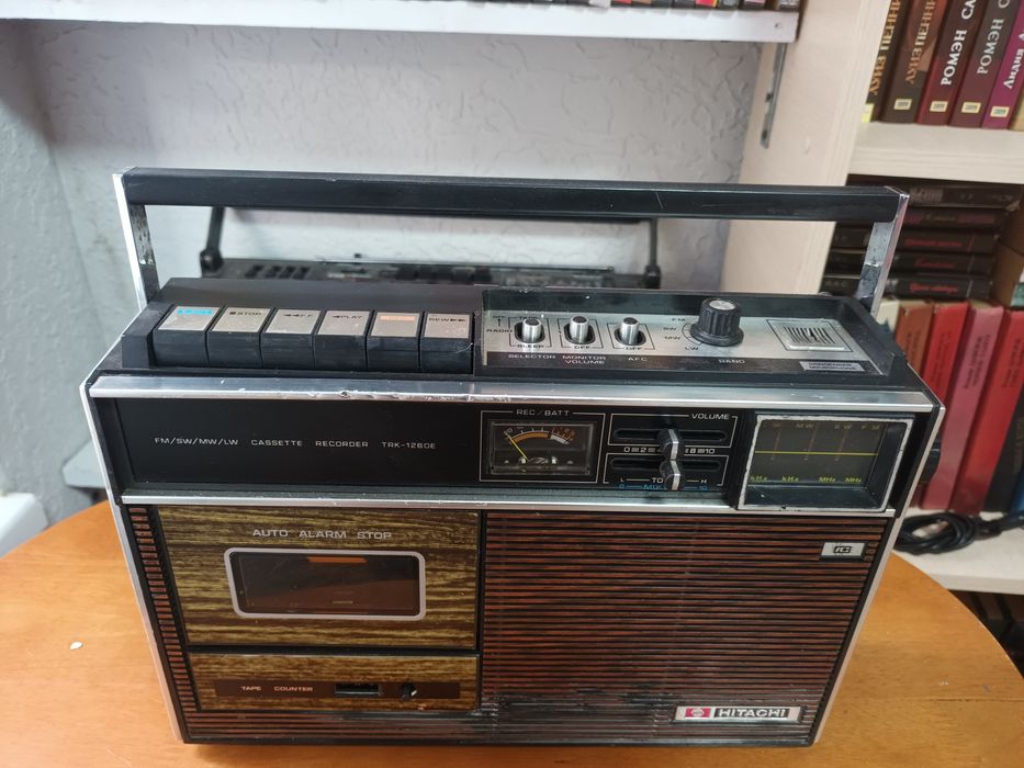 Магнитофон тз 70-х HITACHI TRK-1260E.