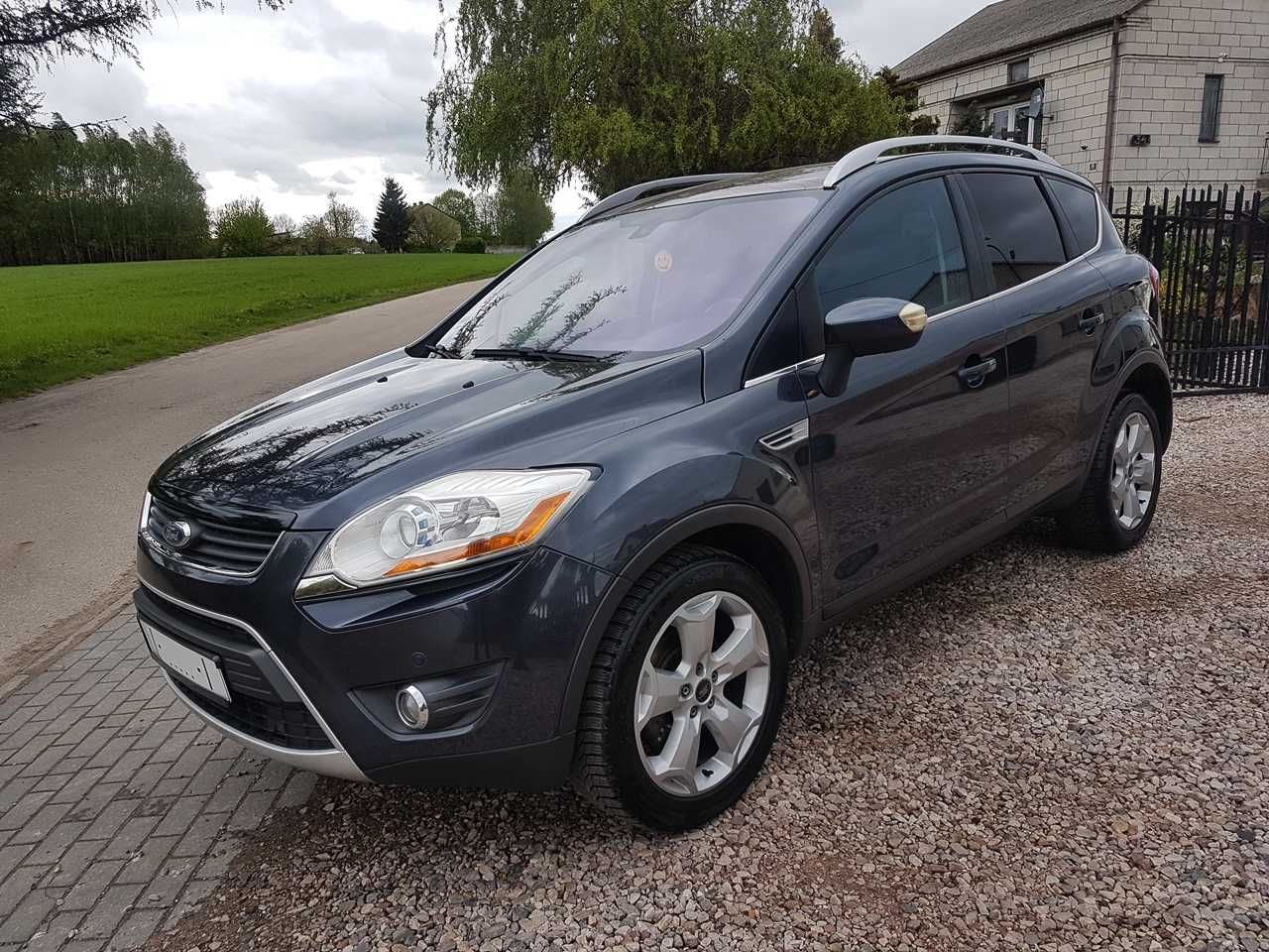 FORD KUGA 4x4 Panorama Xenon - * Bogate wyposażenie * TITANIUM