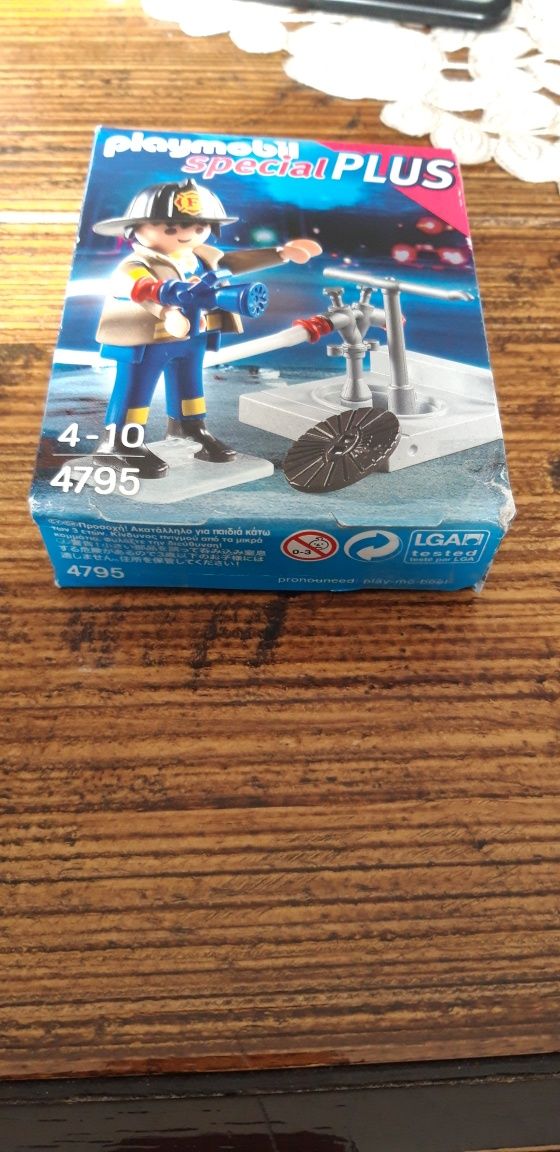 Playmobil SpecialPlus 4795 Strażak z sikawką