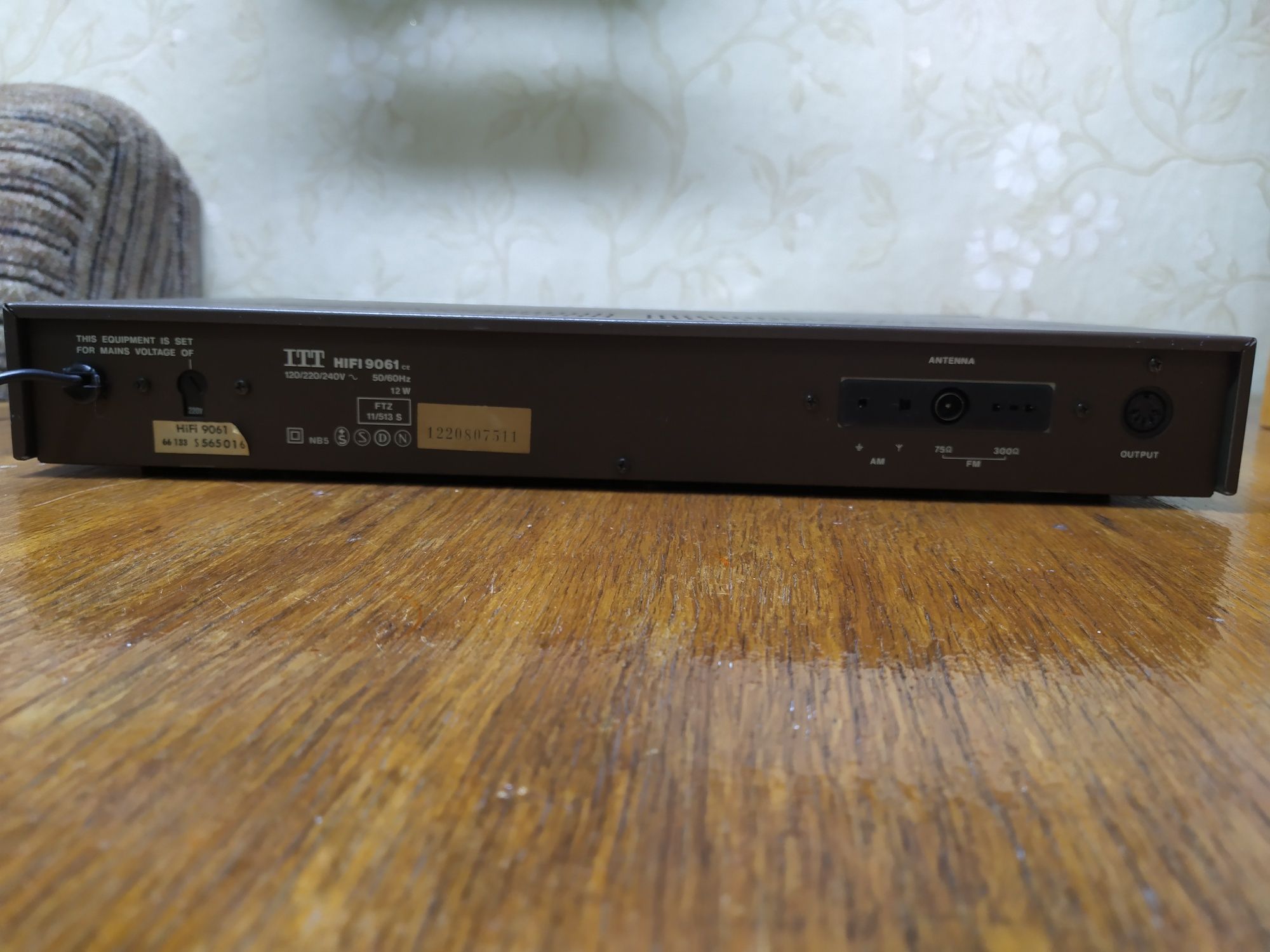 Продам тюнер FM MW LW