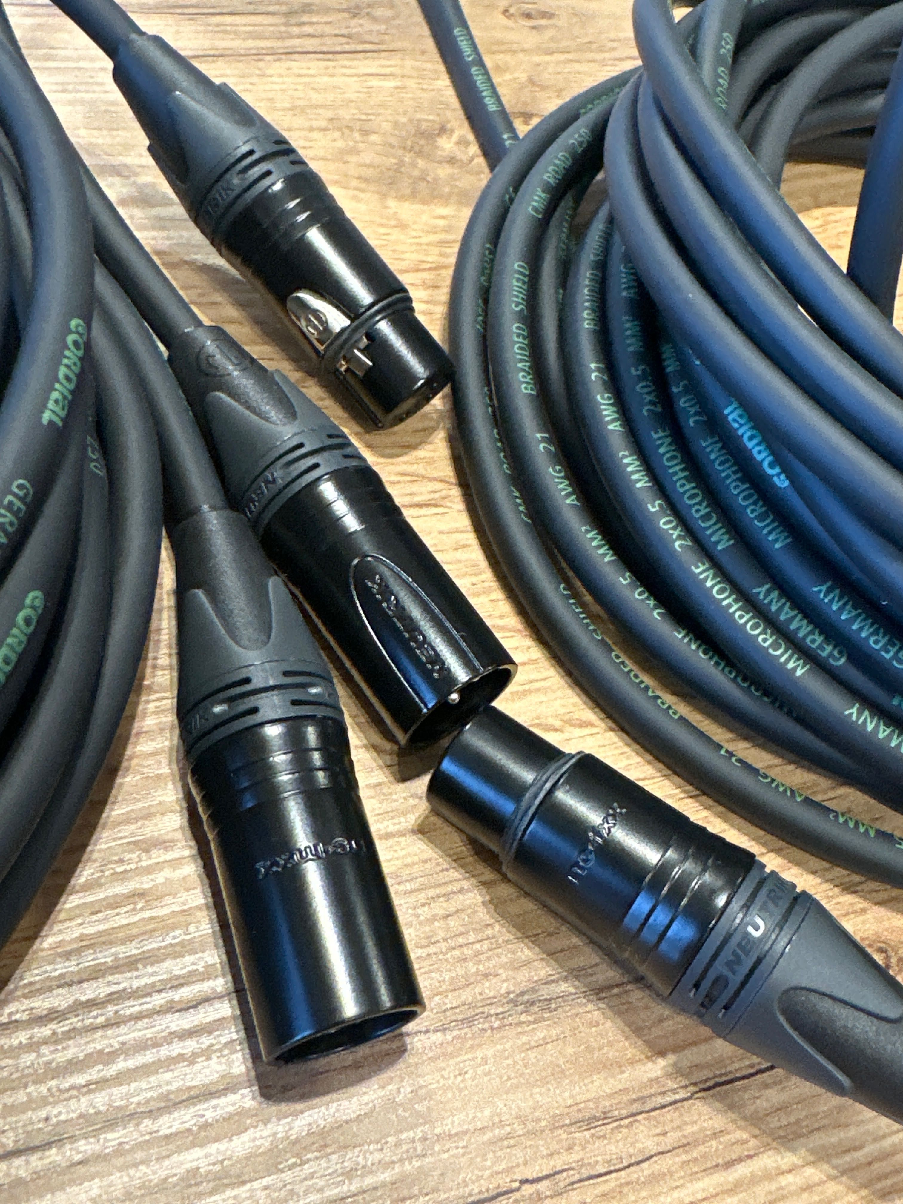 Kabel mikrofonowy Cordial CMK 250 Road - 10 metr. Neutrik sztuk 2