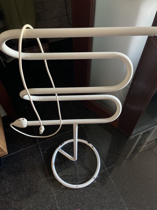 Secador de toalhas elétrico