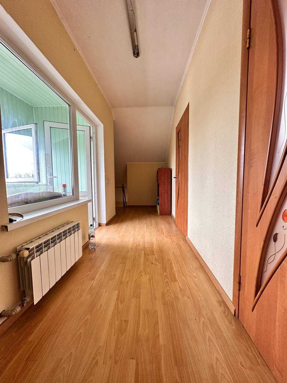 Продаж будинку, Залізничне селище