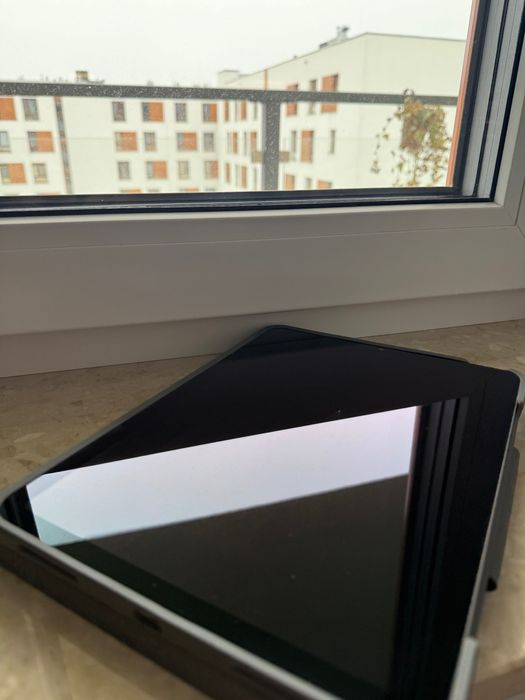 IPad Air 5 generacji Cellular 64 GB cellular klawiatura Logitech