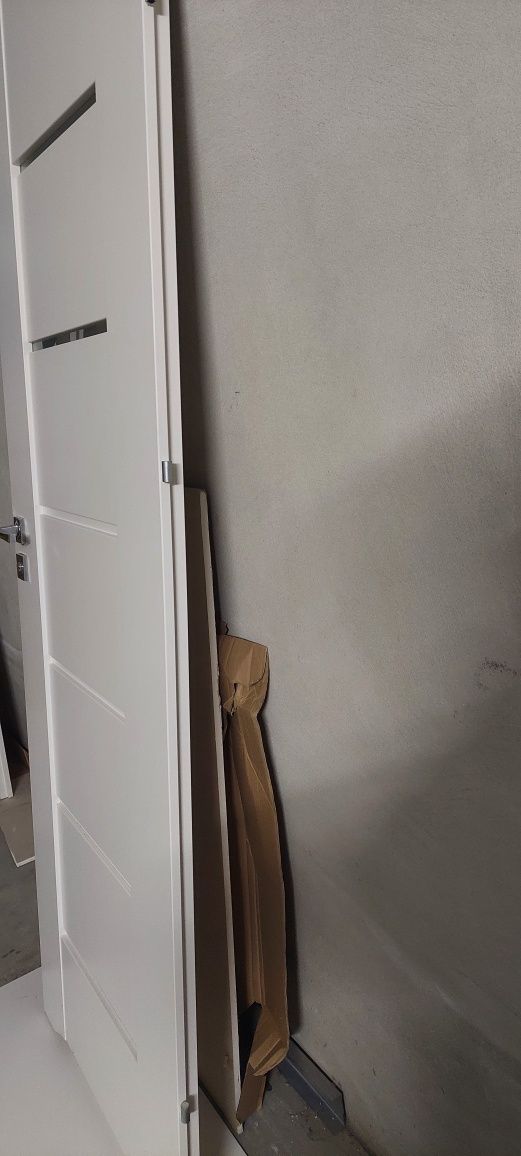 Drzwi do  lazienki i pokoju Dre Even biale
