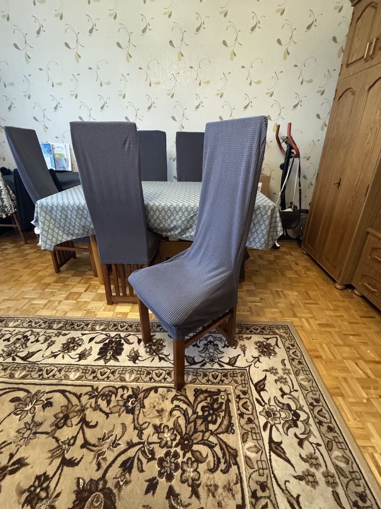 Stół rozkładany i krzesła