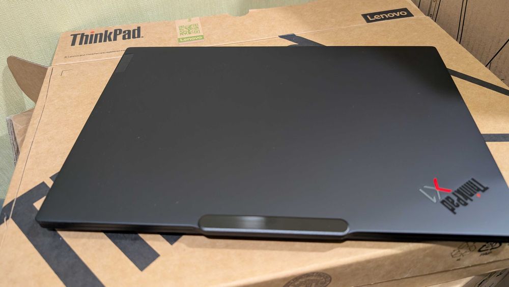 Lenovo ThinkPad X1 Carbon Gen 12 (21KC00A7US) — ТОП бізнес-ноутбук!