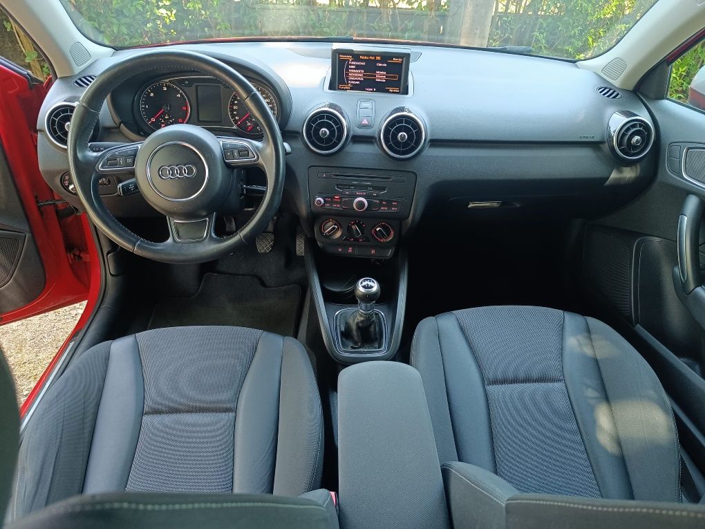 Audi A1 1.6 tdi s-line/GPS