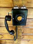 Antigo telefone de parede
