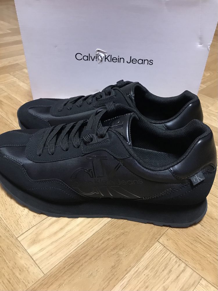 Продам чоловічі кросівки Calvin Klein