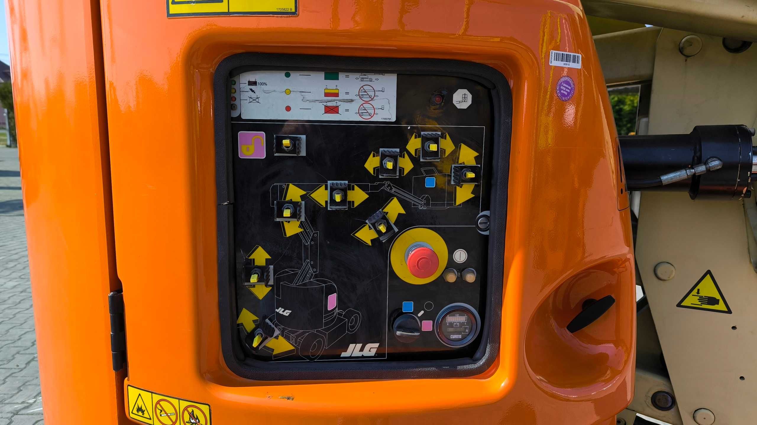 Podnośnik koszowy elektryczny JLG E300 AJP rok 2007 cena 44900 netto