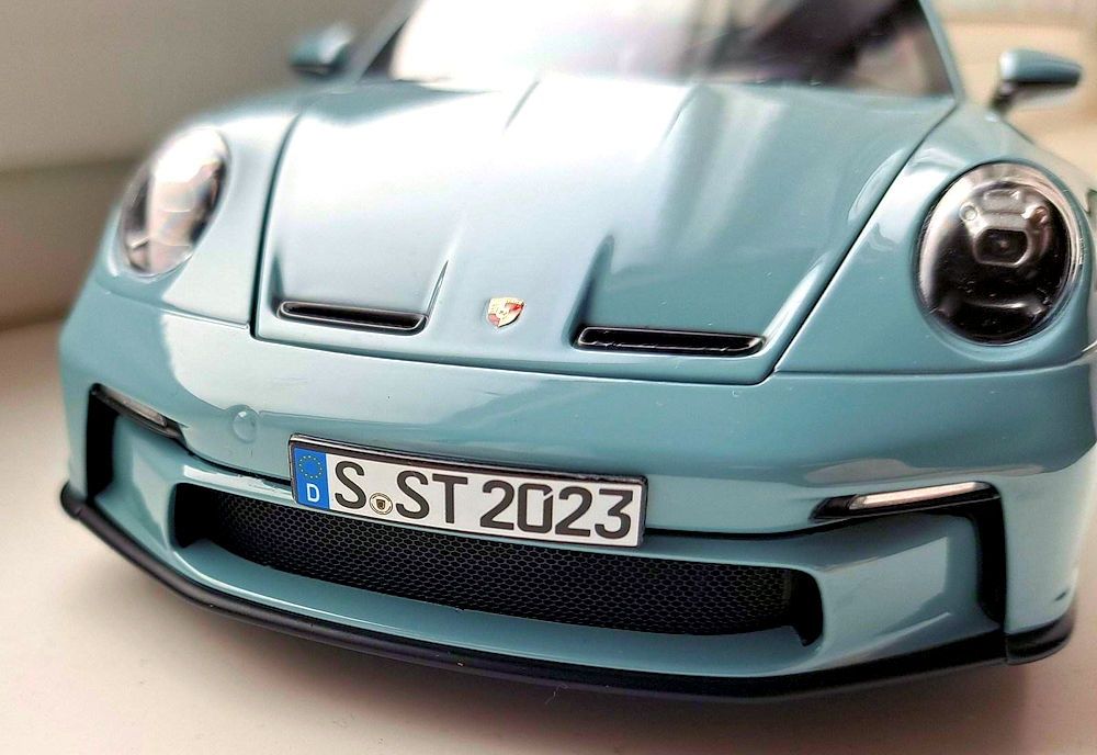 Porsche 911 S/T - norev 1/18