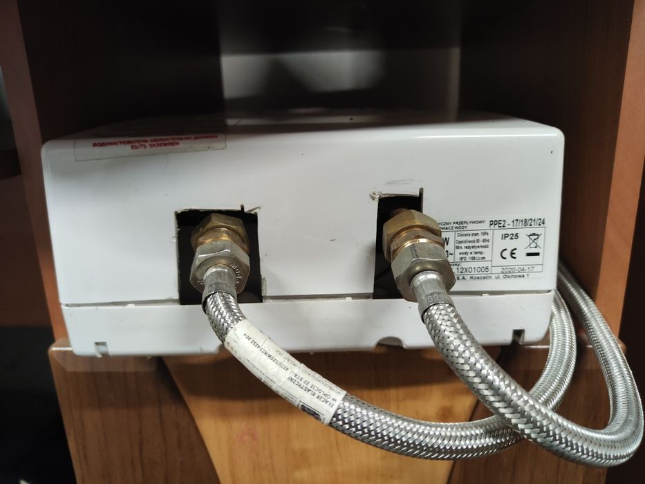 KOSPEL Elektroniczny przepływowy podgrzewacz wody model PPE2 17/18/21/