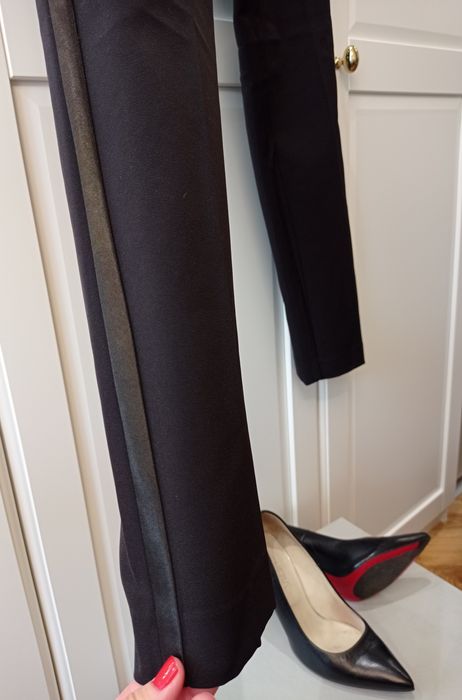 Garnitur damski żakiet cygaretki marynarka 34 XS Mohito komplet