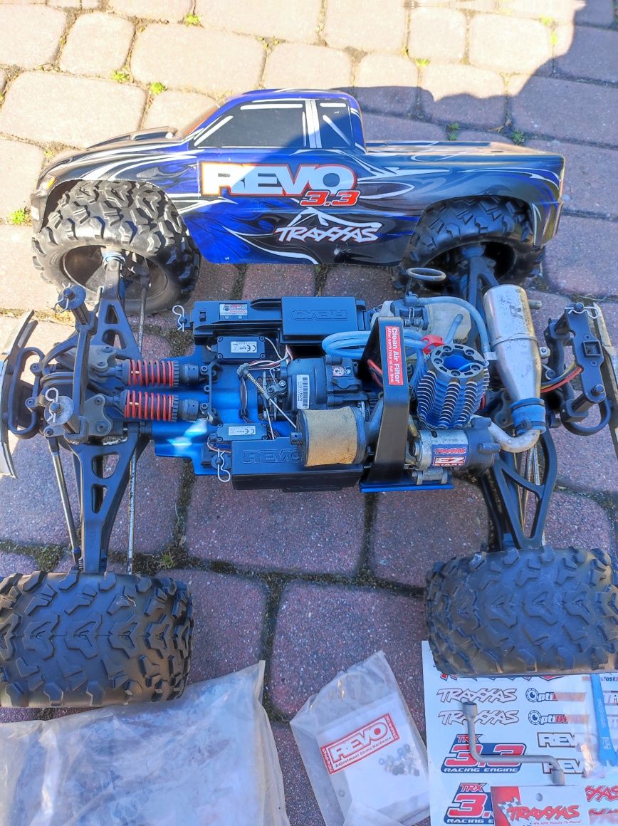 Traxxas revo 3.3 model RC zdalnie sterowany spalinowy