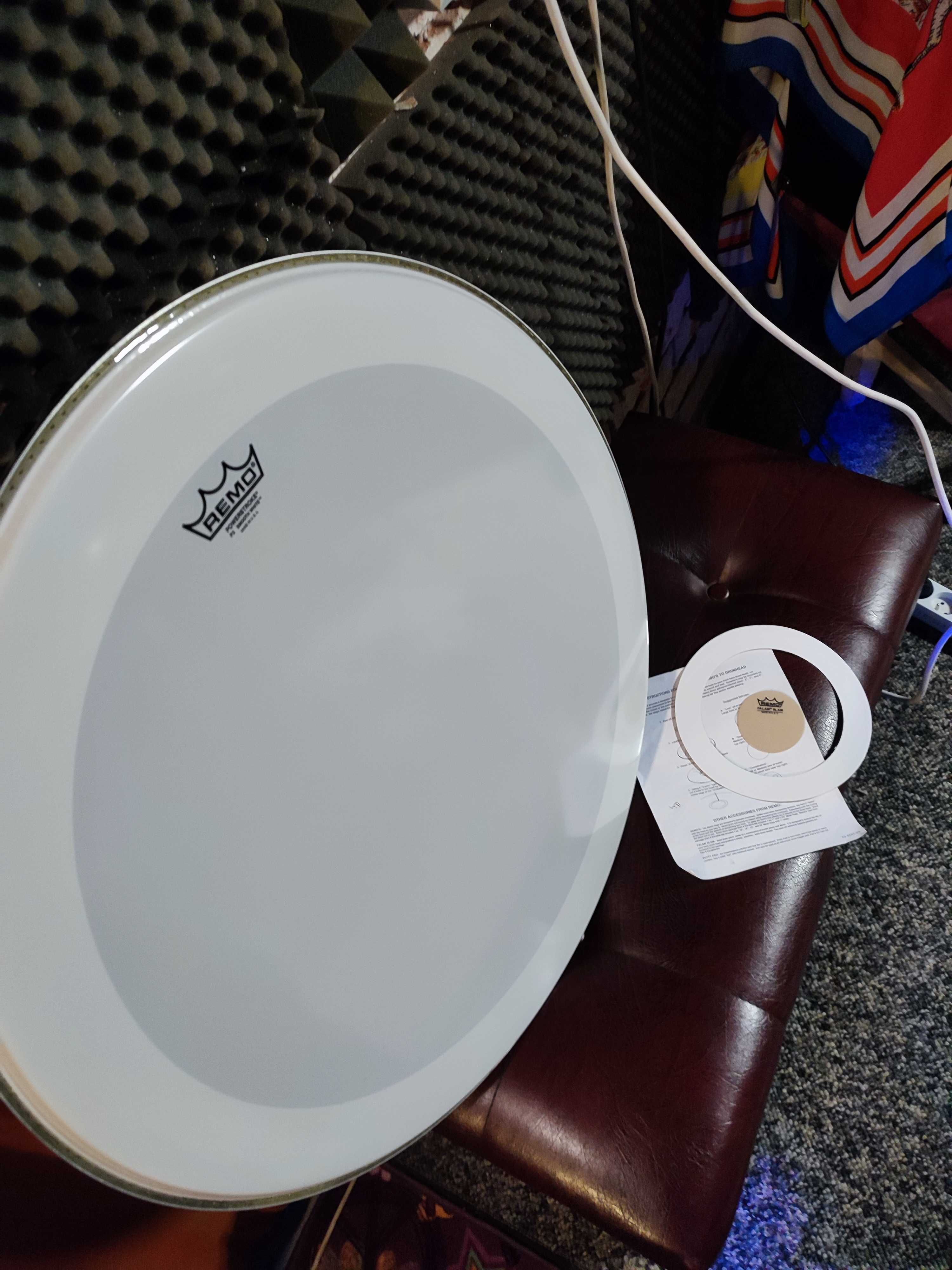 Naciąg REMO Powerstroke 3 Bass Smooth White 24'' basowy na centrale