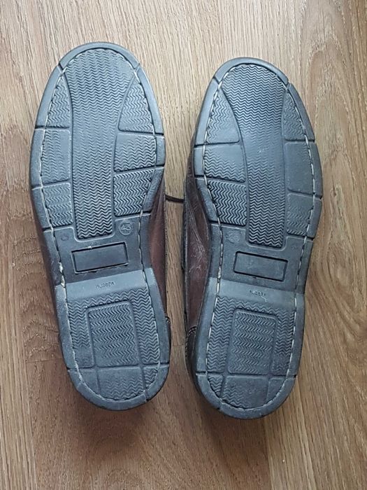 Sapatos de Vela em Pele Castanha  T 43