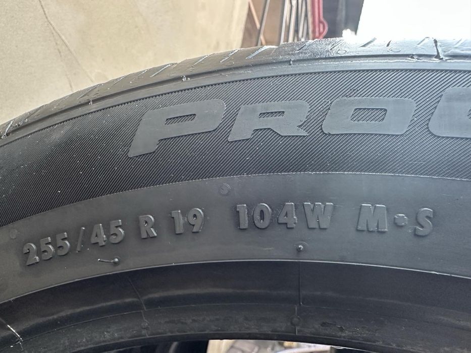 Продам шини с Tesla model Y2023 рік