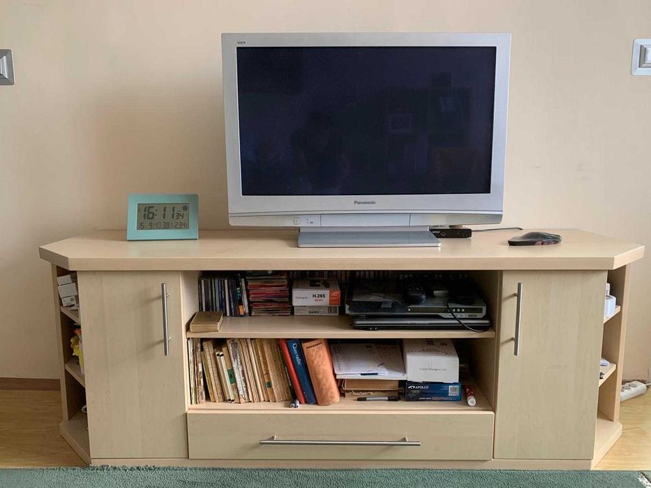 Półka RTV z MDF – duża, funkcjonalna, solidna