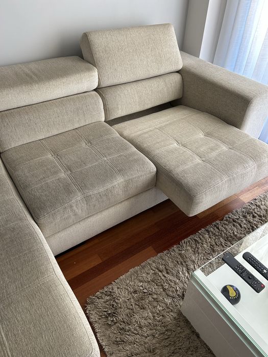 Sofá com chaise longue