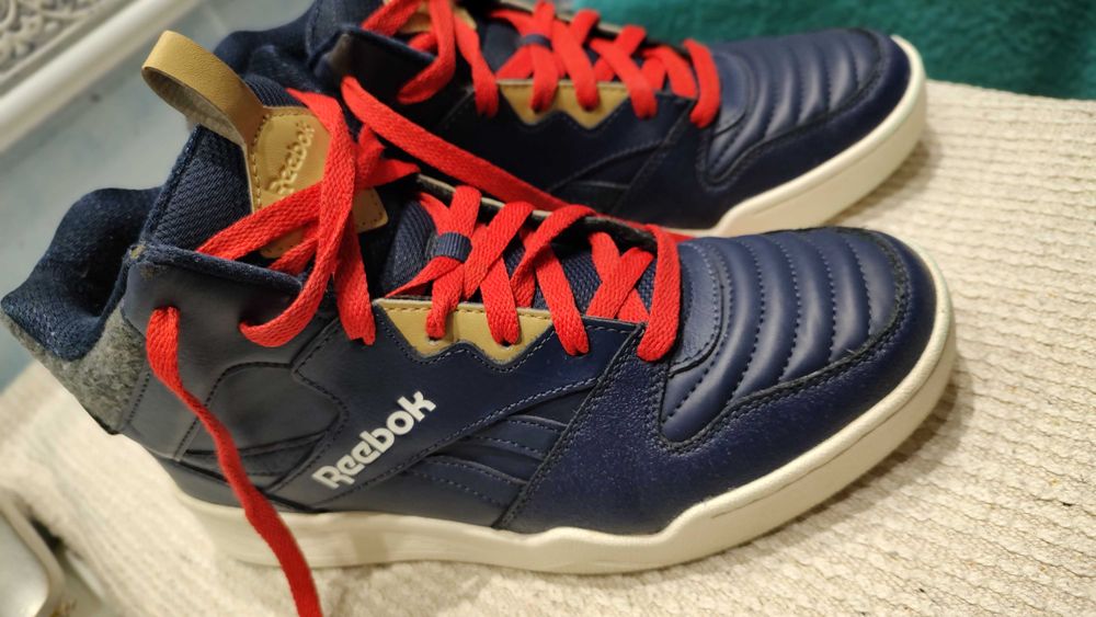 Buty młodzieżowe Reebok 
Sneakersy Royal - stan Bardzo Dobry