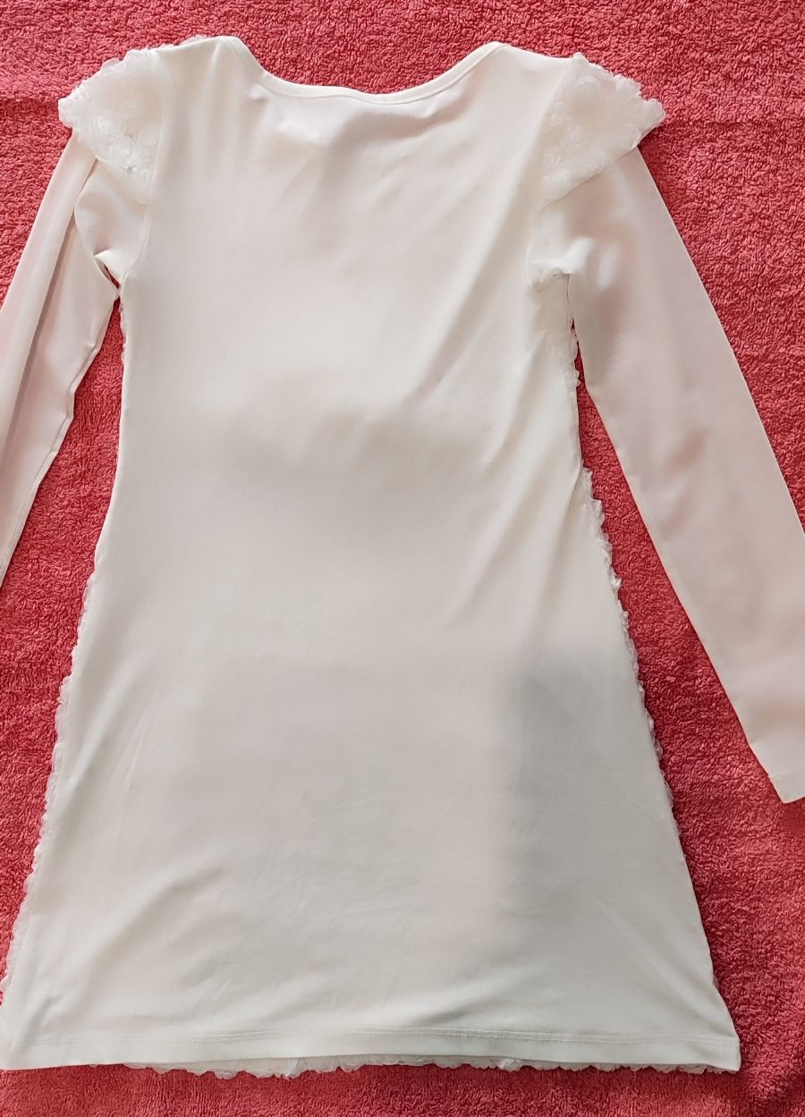 Платье белое р .128 б/у