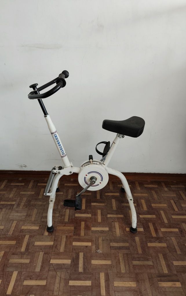 Bicicleta estática esmaltina