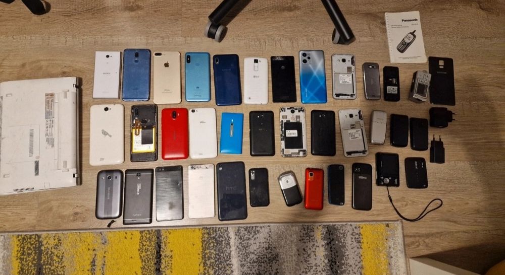 Zestaw telefonów