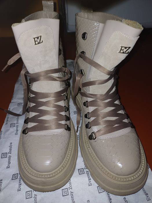 Трендові дизайнерські чоботи комбіновані