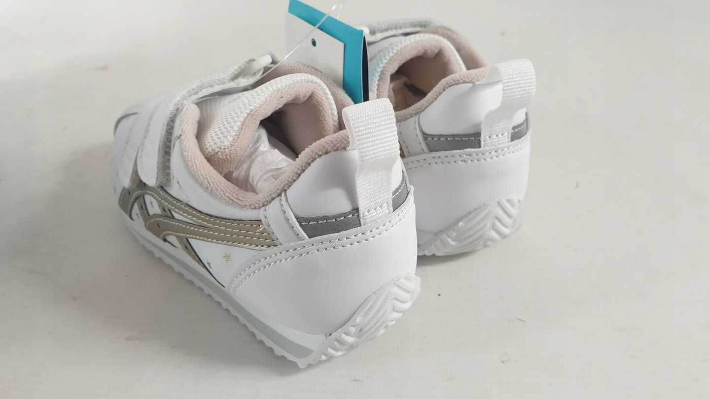 Buty sportowe Asics 1144A003-100 rozmiar. 30