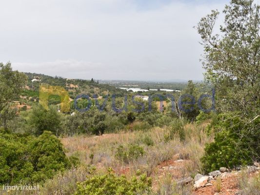 Terreno rústico situado nos arredores de Paderne, Albufeira. — Paderne, Faro