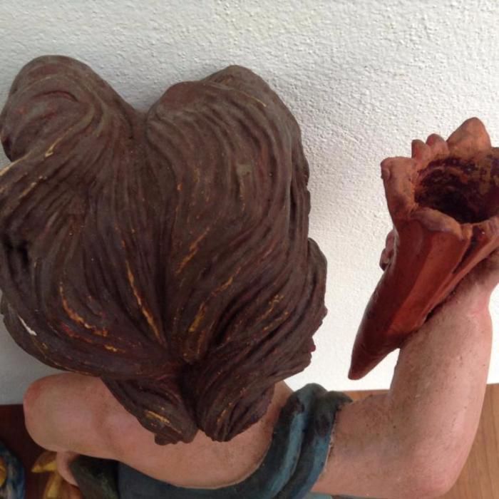 Par de imagens cruvins madeira castanho com pintura a óleo