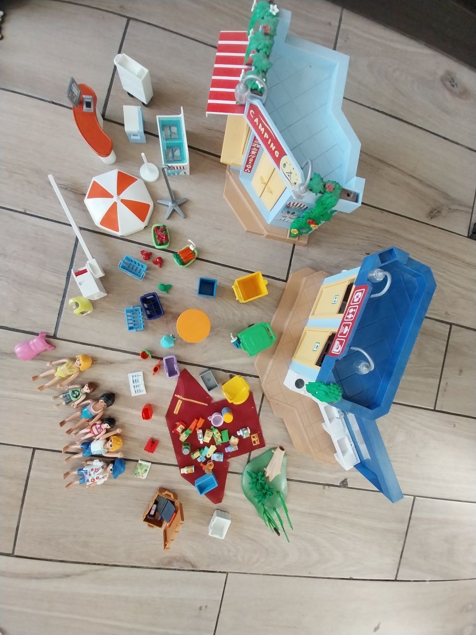 Playmobil Duży płać Kempingowy Family Fun 70087