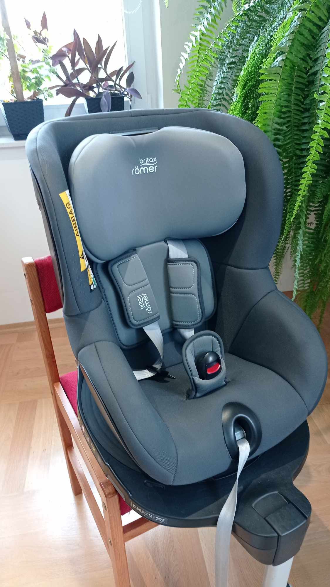 Britax romer dualfix m i-size + wkładka aeromoov